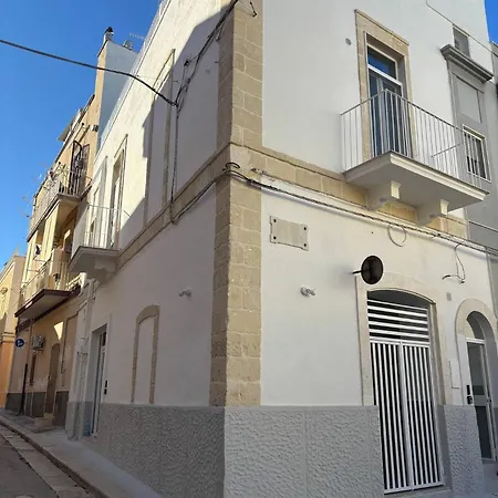 Essenza Di Puglia - Home Holiday Stanza Mare Mola di Bari