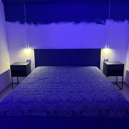 Apartment Essenza Di Puglia - Home Holiday Stanza Mare Mola di Bari