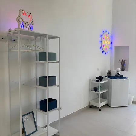 Essenza Di Puglia - Home Holiday Stanza Mare * Mola di Bari